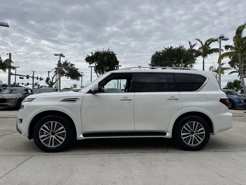 Used 2024 Aspen White Nissan SL image 27