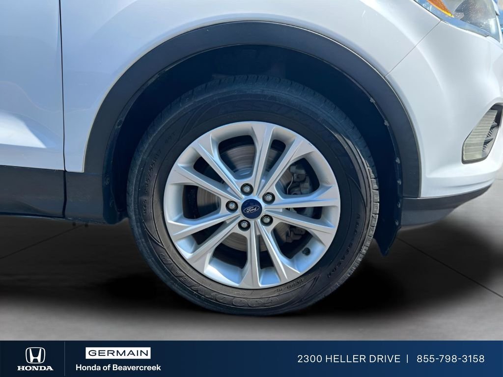 Used 2018 Oxford White Ford SE image 25