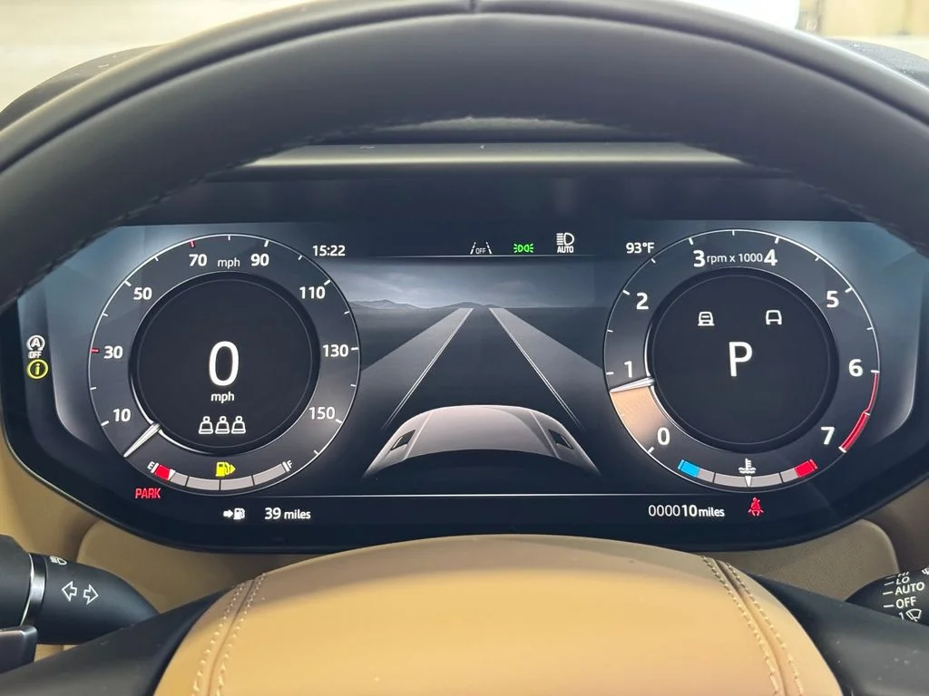New 2026 Borasco Grey Metallic Land Rover SE image 19