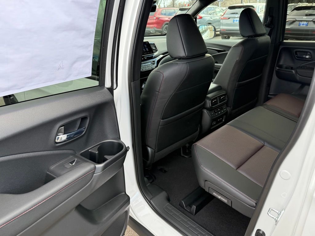 2026 Honda Ridgeline Black Edition - Photo 14
