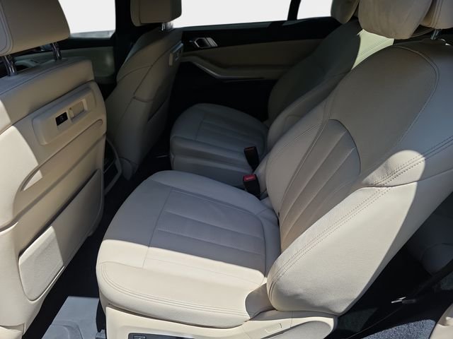 Used 2021 Black BMW xDrive40i image 18