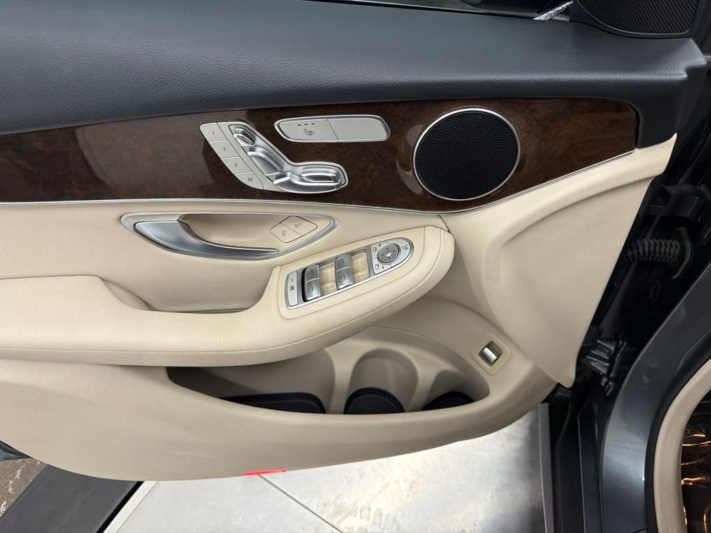 Used 2018 Gray Mercedes-Benz GLC 300 image 17