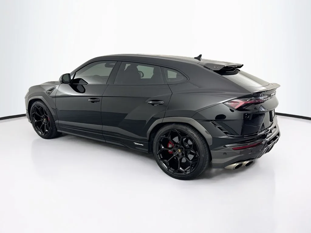 Used 2024  Lamborghini Performante image 7