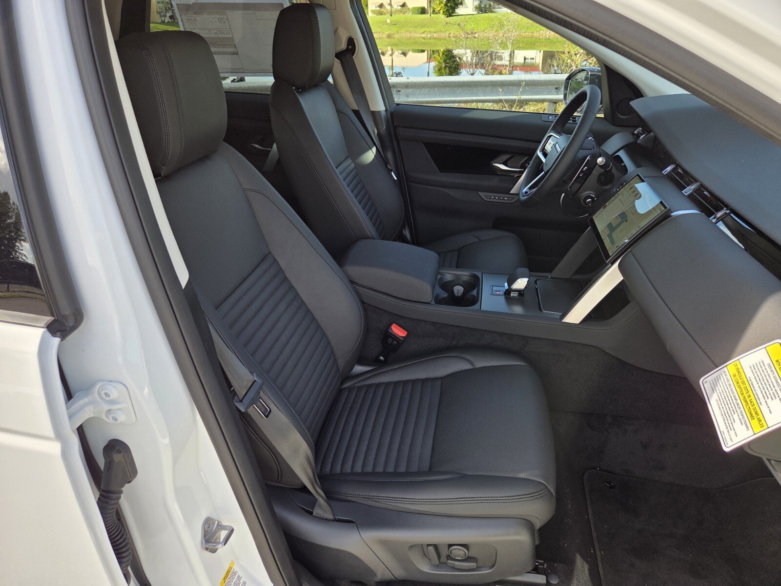 Used 2025 Fuji White Land Rover P250 S image 20
