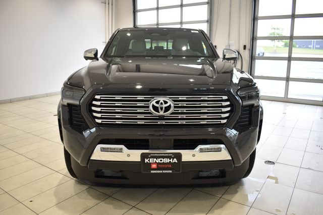 Certified Used 2025  Toyota Limited image 3