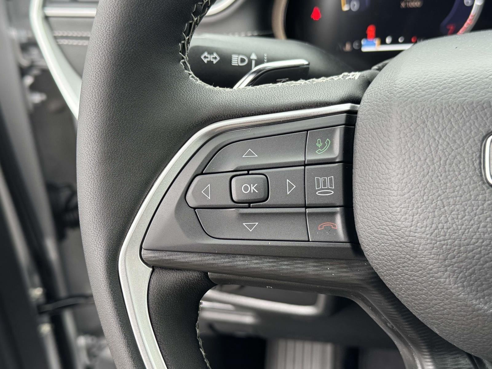 New 2026 Silver Zynith Jeep Laredo X image 11