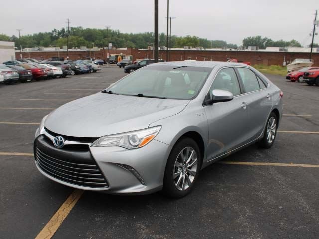 Used 2015 Celestial Silver Toyota LE image 2