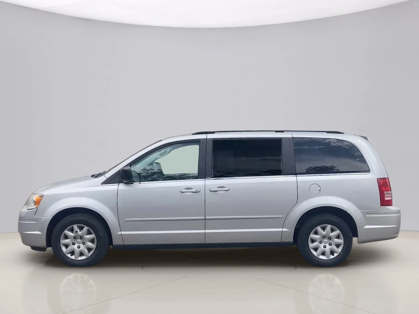 Used 2010 Silver Chrysler LX image 2