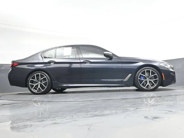 2023 BMW 5 Series M550i - Photo 32