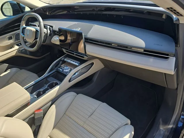 Used 2024 Blue Lincoln Reserve image 39