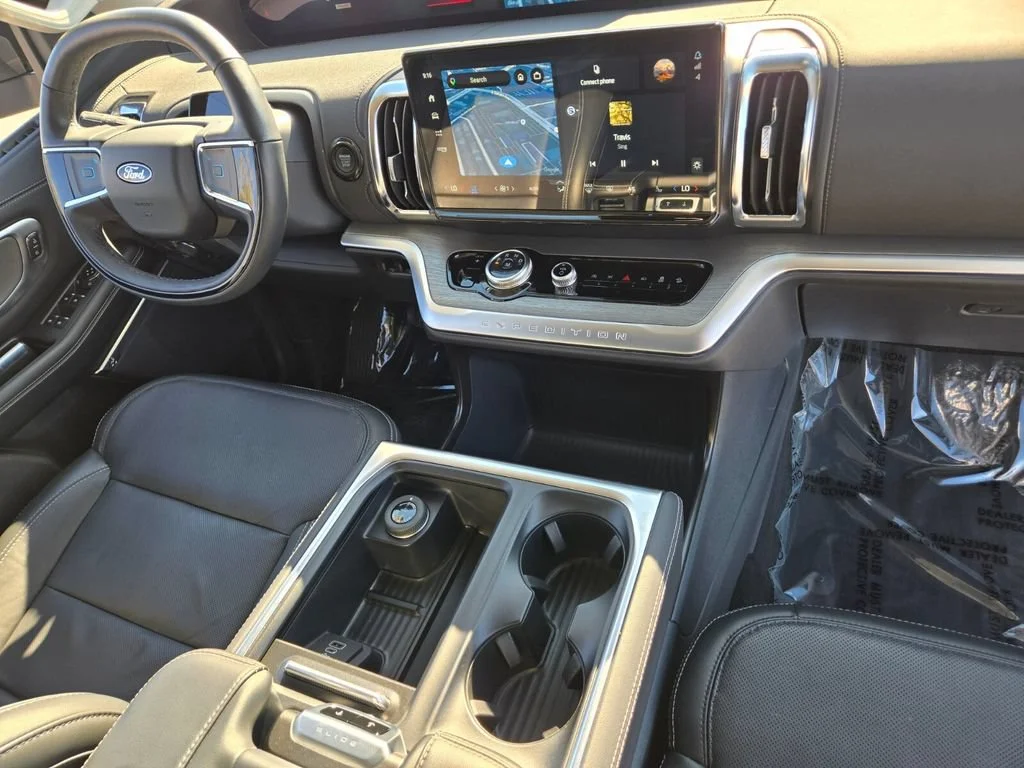 Used 2025 Glacier Gray Meta Ford Platinum image 18