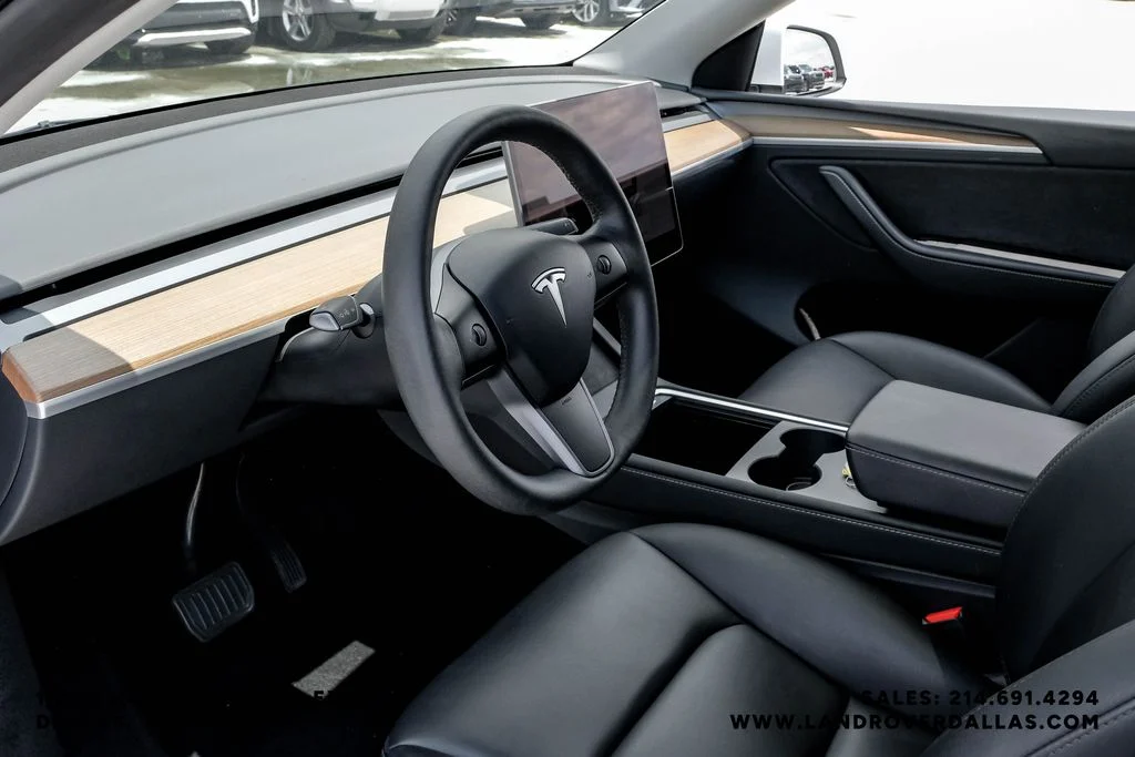 Used 2023 White Tesla Long Range image 2