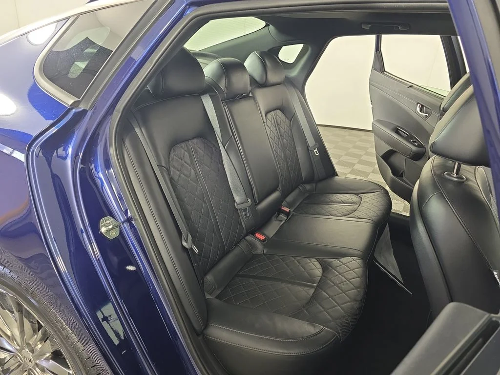 Used 2018 Horizon Blue Kia SX image 28