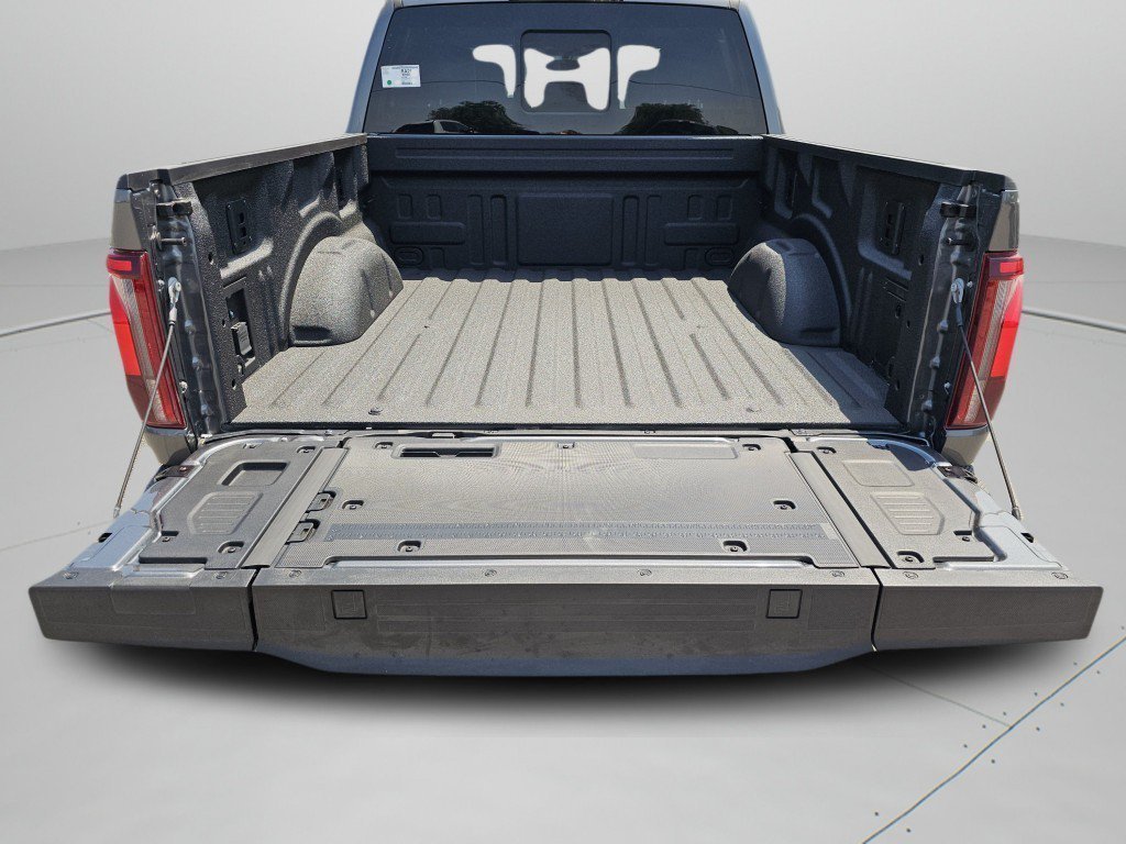 New 2026 Carbonized Gray Metallic Ford Tremor image 30