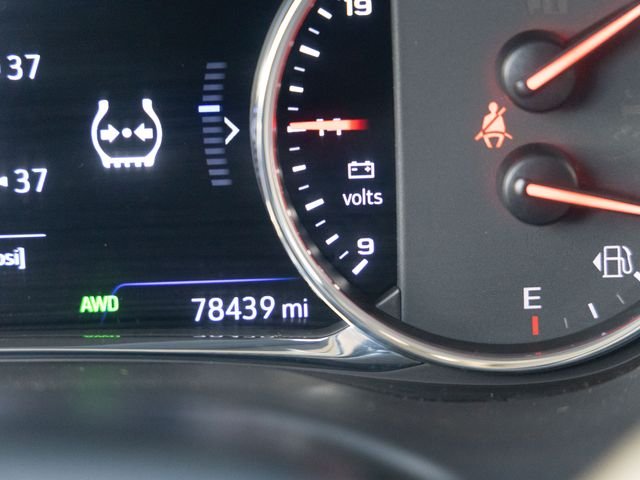 Used 2021 Summit White GMC Denali image 21