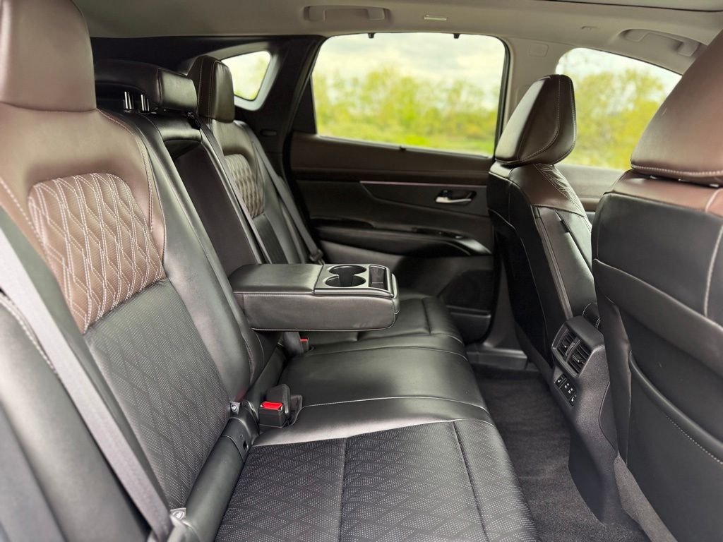 Certified Used 2025 Gold Nissan Platinum image 27