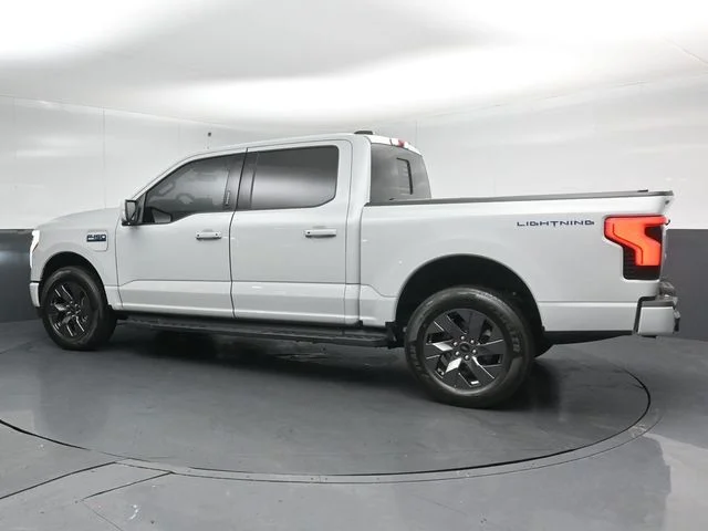Used 2024 White Ford Lariat image 5