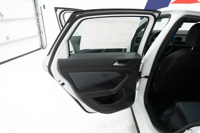 2027 Volkswagen Jetta GLI Autobahn - Photo 17