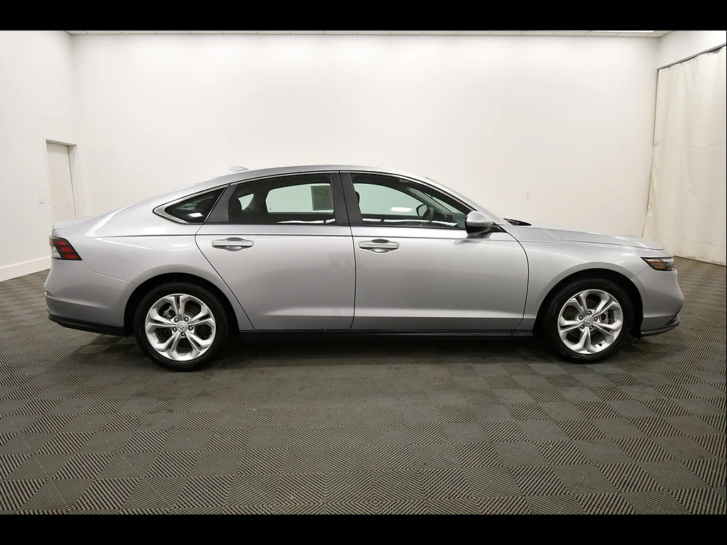 Used 2024 Solar Silver Metallic Honda LX image 9