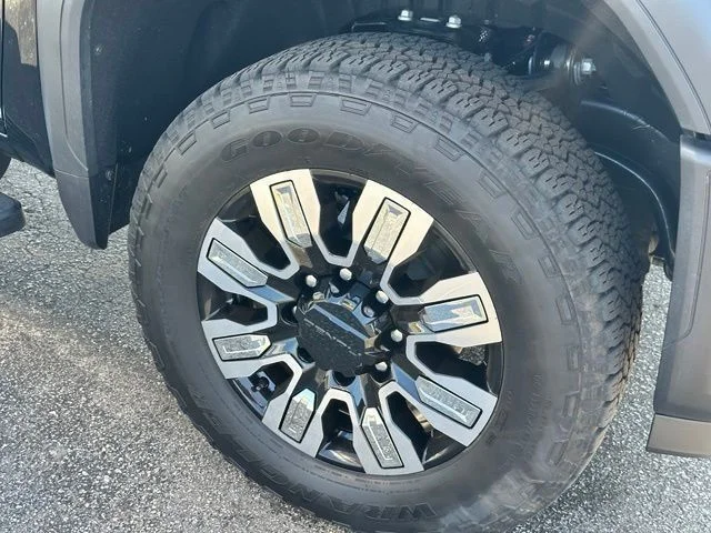 Used 2025 Black GMC Denali image 5