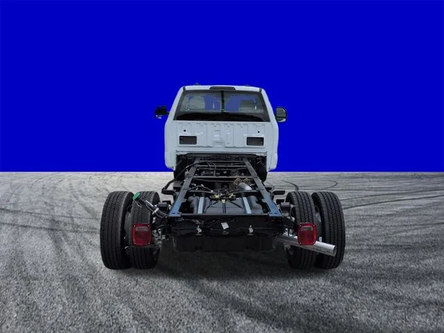 New 2026 Oxford White Ford F-450® XL image 5