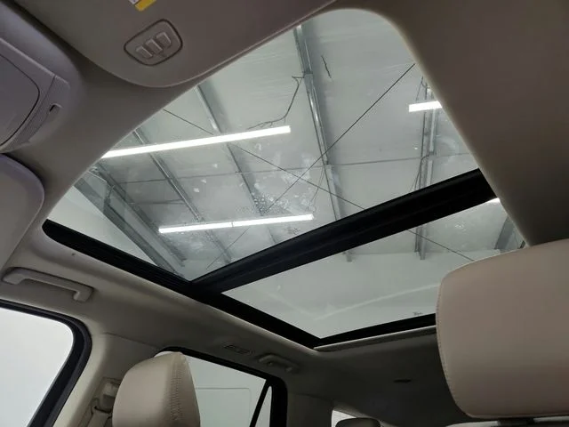 Used 2024 White Ford Limited image 19