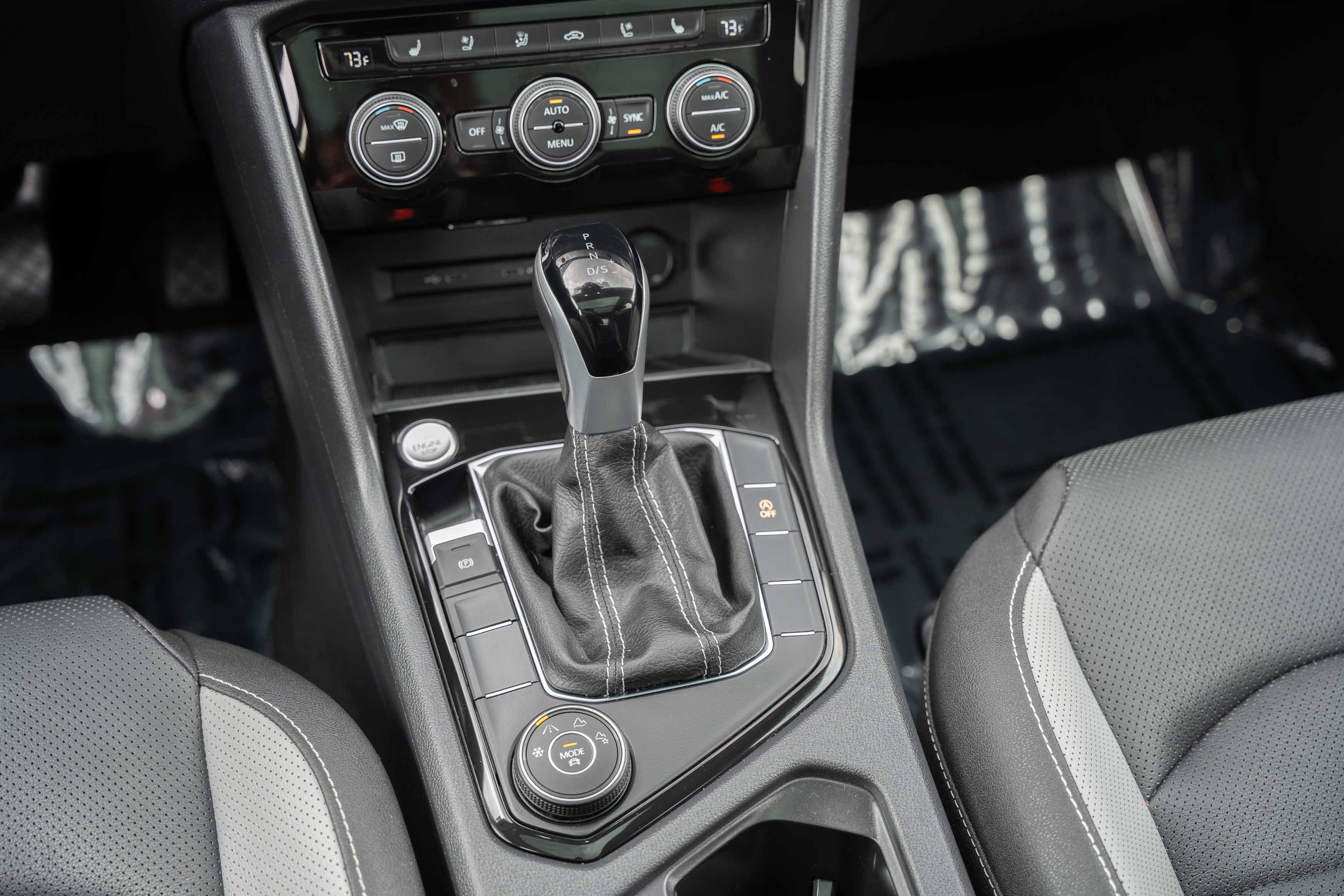 Used 2024 Platinum Gray Metallic Volkswagen SEL image 12