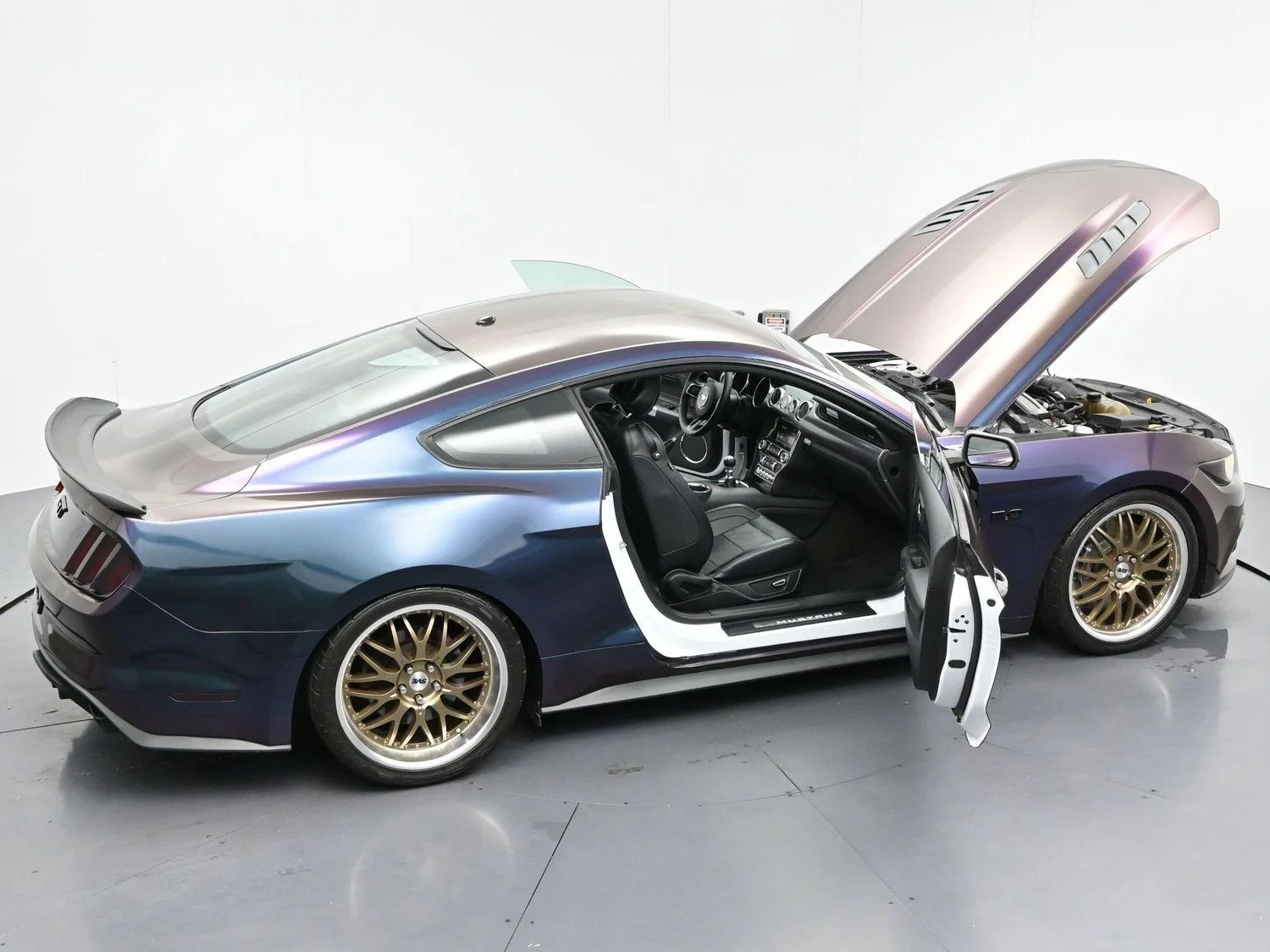 Used 2015 Oxford White Ford GT Premium image 40