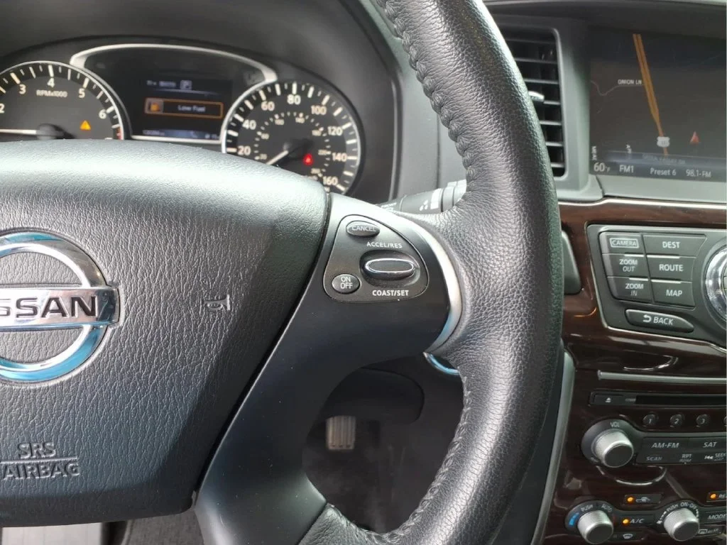 Used 2016 Gray Nissan SL image 21