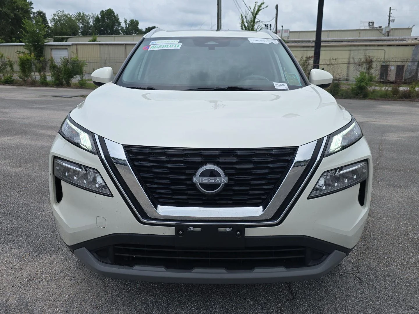 Used 2023 Pearl White Tricoat Nissan SV image 11