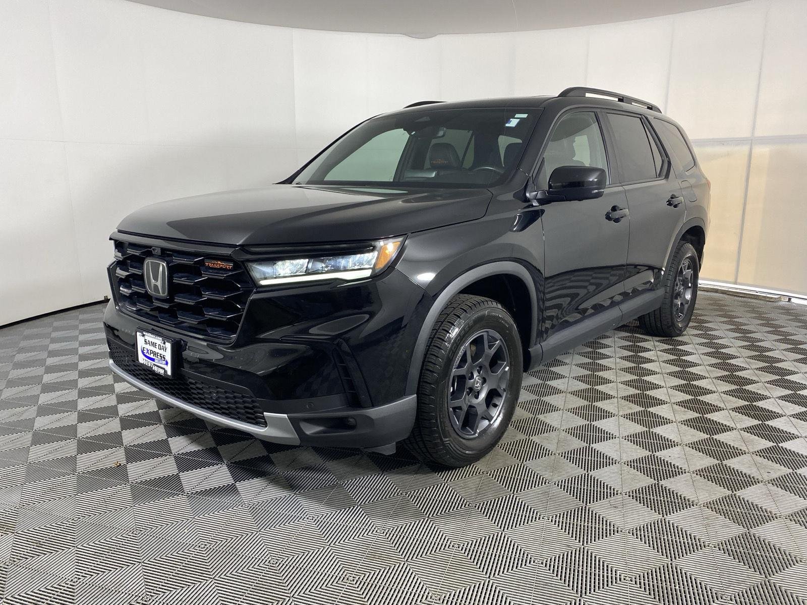 Used 2024 Crystal Black Pearl Honda TrailSport image 3