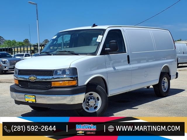 2025 Chevrolet Express Cargo WT