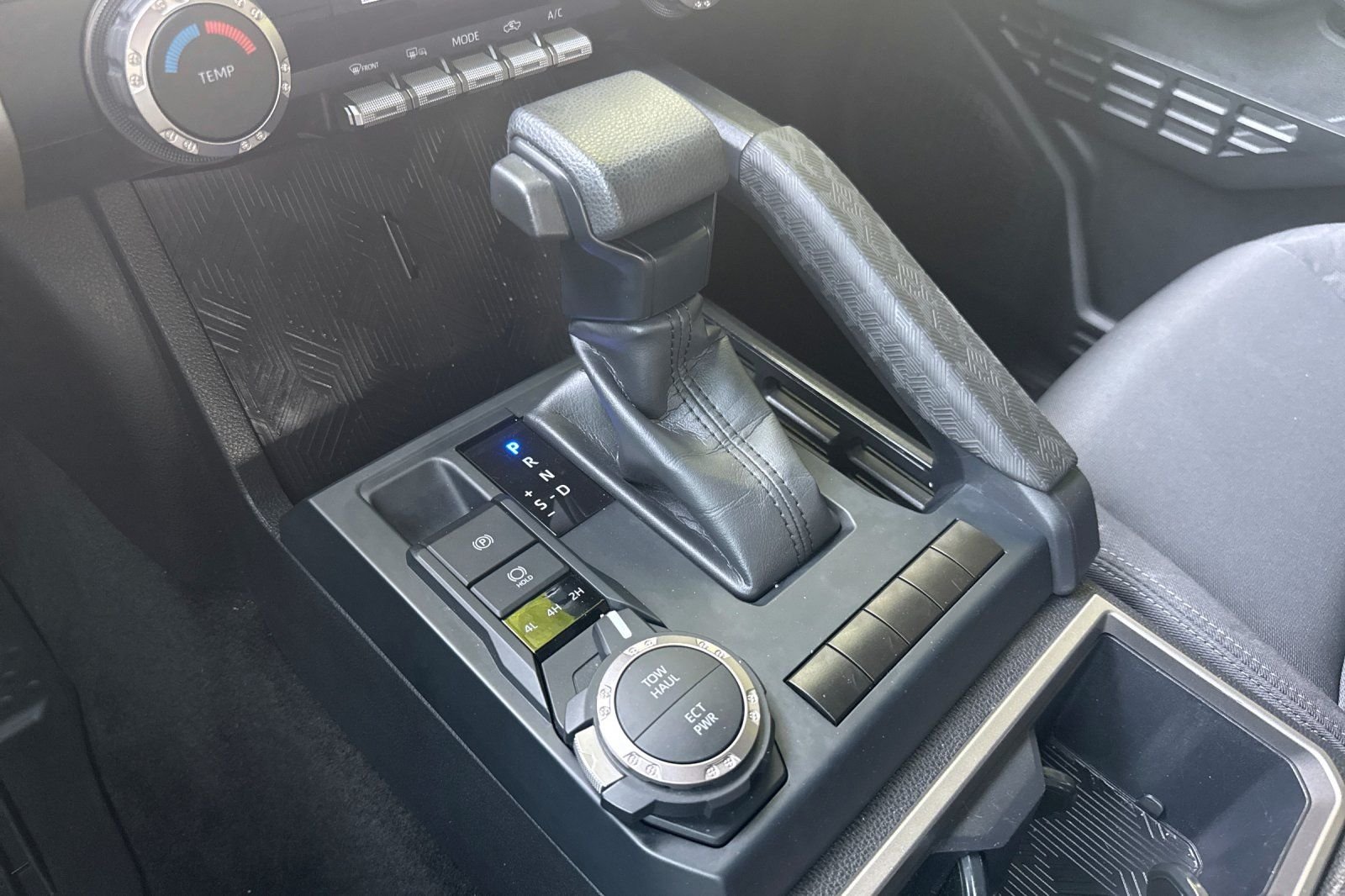 Used 2024  Toyota SR5 image 19