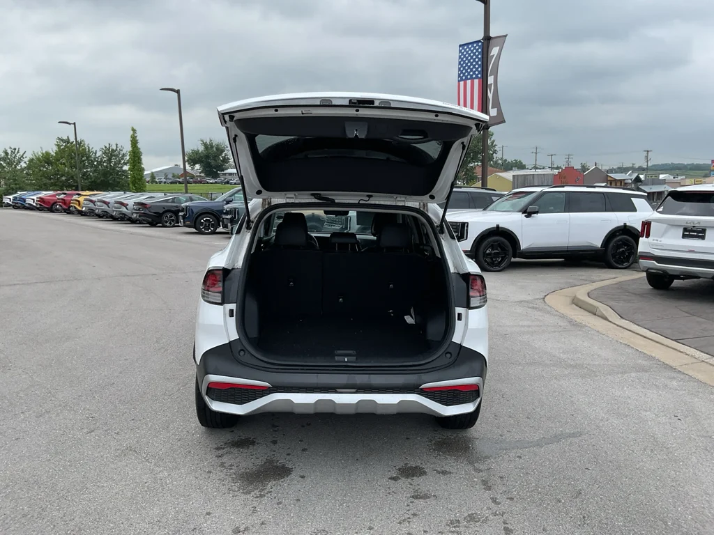 Used 2024 Glacial White Pearl Kia EX image 13
