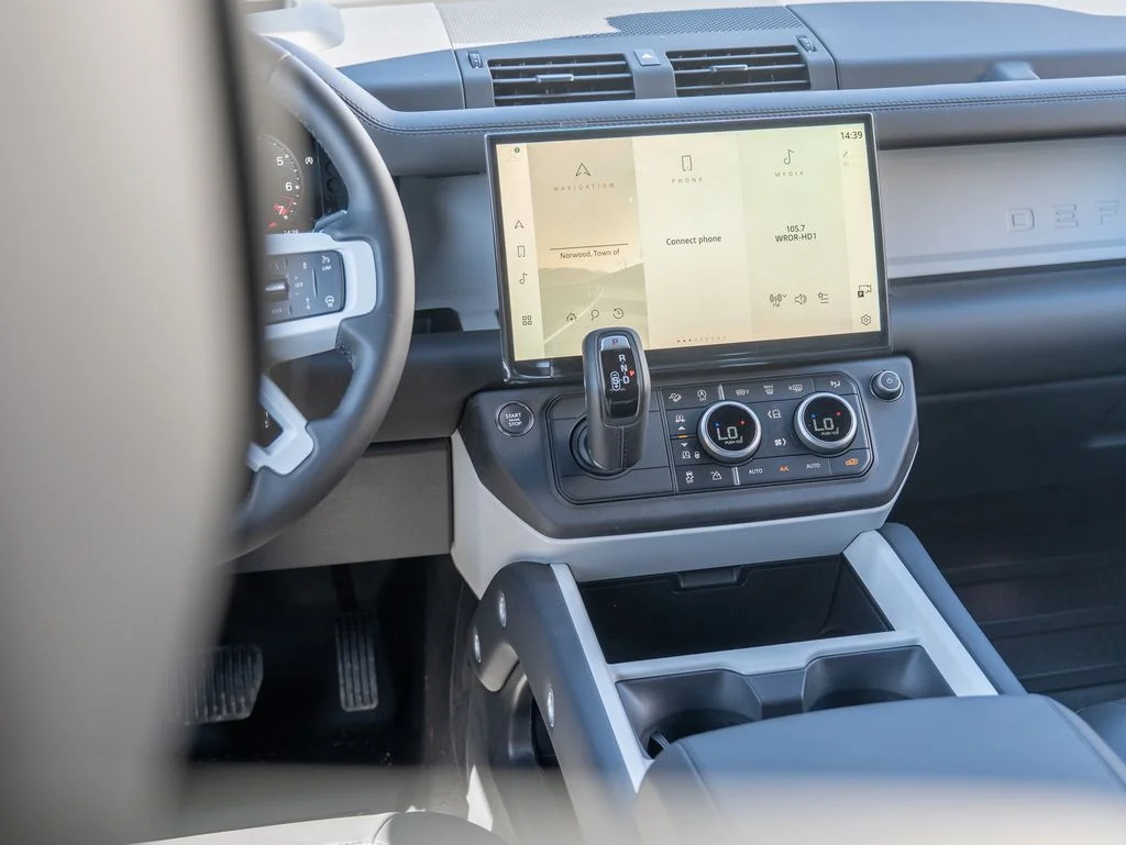 2026 Land Rover Defender X-Dynamic SE - Photo 20