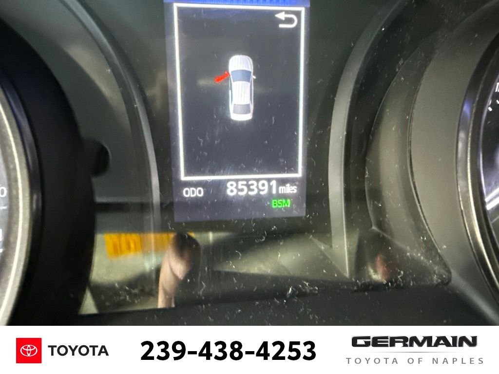 Used 2023 White Toyota SE image 18