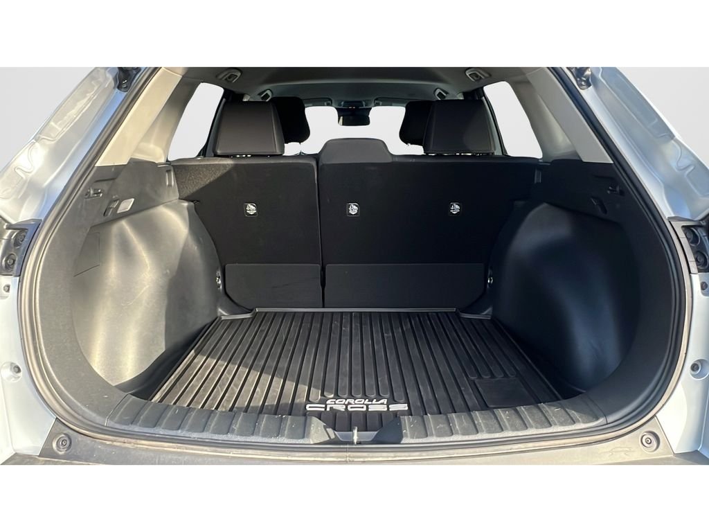 Certified Used 2025 Silver Toyota LE image 9