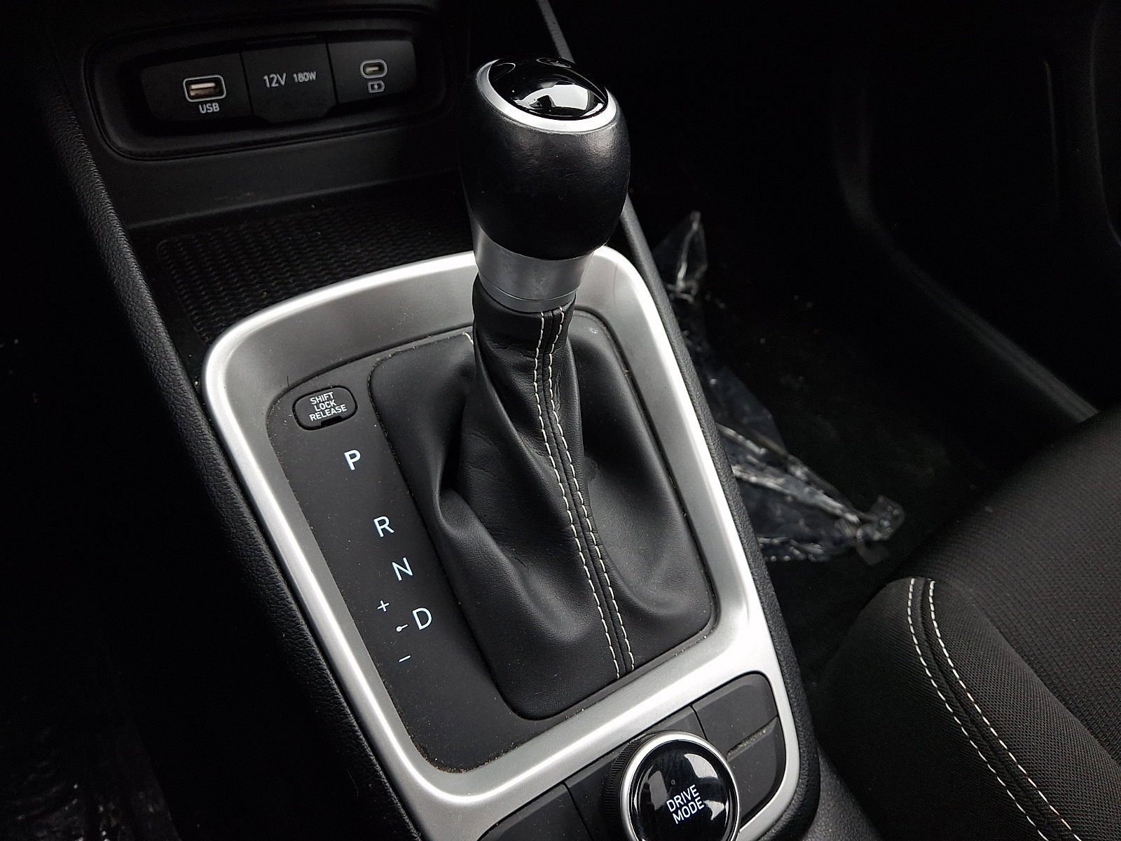 2024 Hyundai Venue SEL - Photo 16