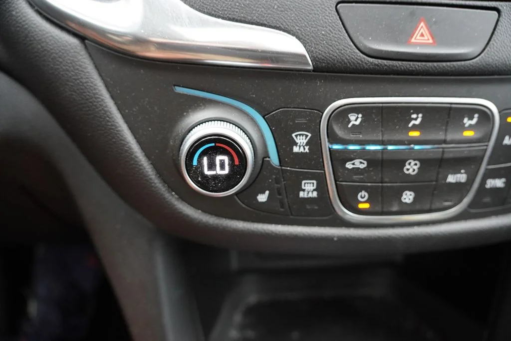 Used 2019 Summit White Chevrolet LT image 6