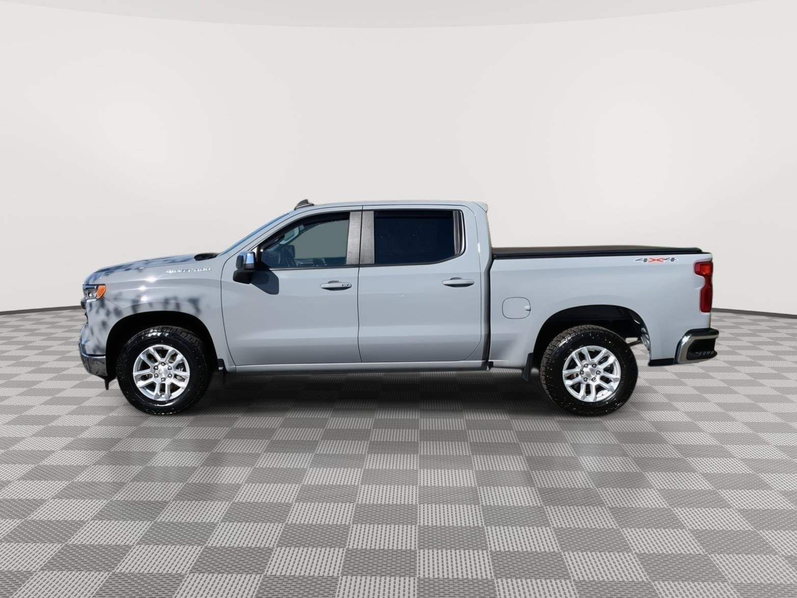 Used 2024 Slate Gray Metallic Chevrolet LT image 2