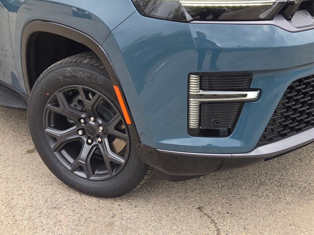 New 2026 Steel Blue Exterior Paint Jeep Limited Altitude image 4