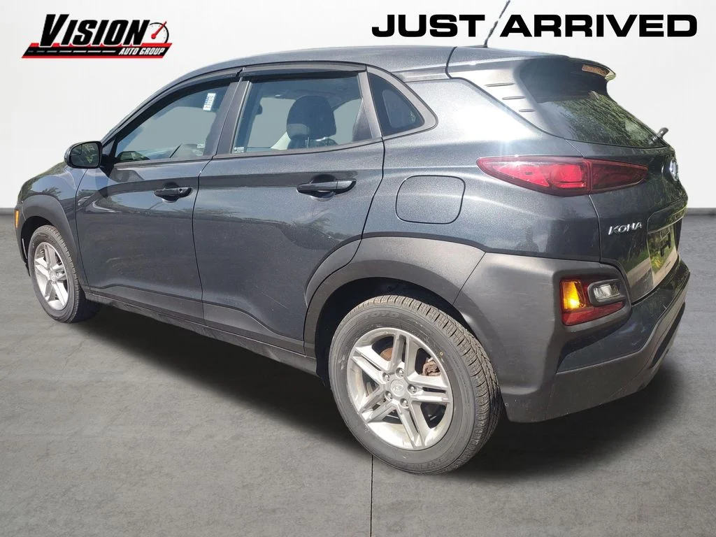 Used 2019 Gray Hyundai SE image 3