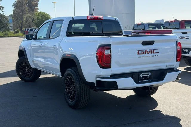 New 2026 Summit White GMC Elevation image 9