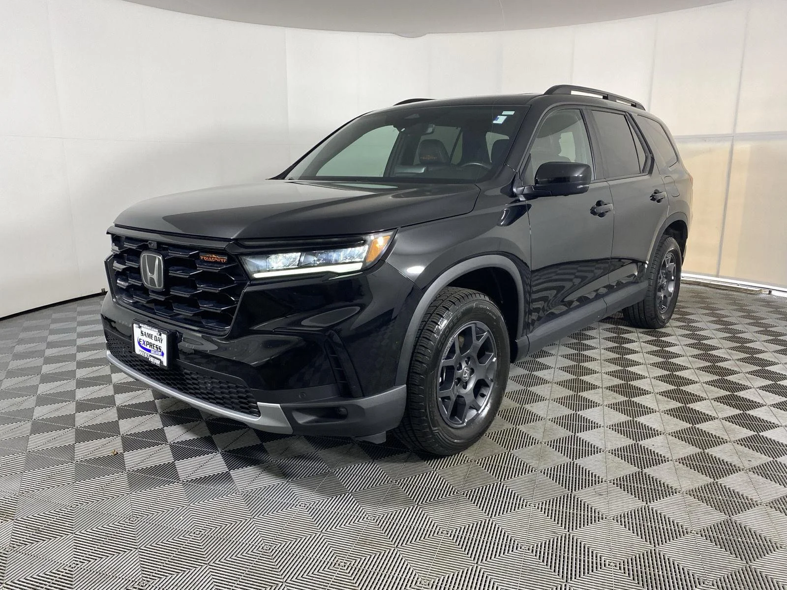 Used 2024 Crystal Black Pearl Honda TrailSport image 3