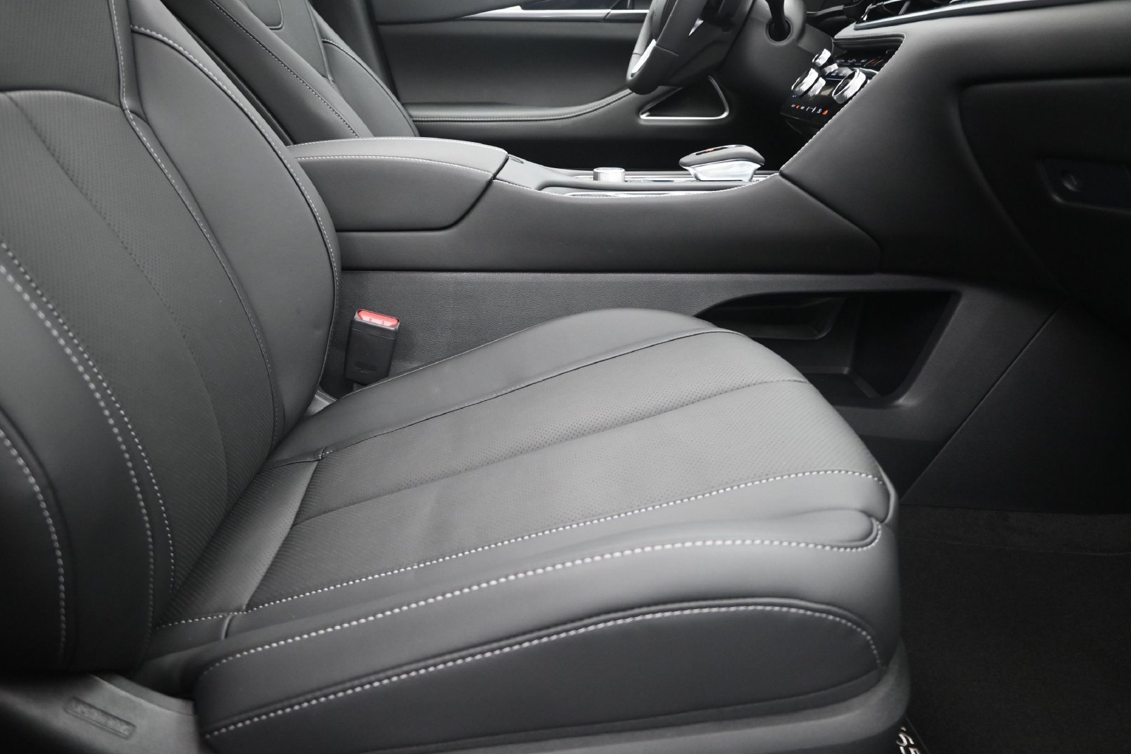 New 2027 MINERAL BLACK INFINITI Sport AWD image 25