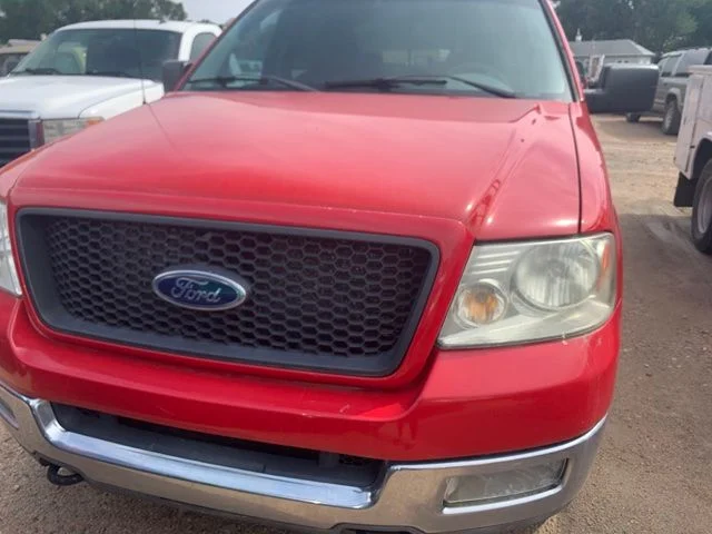 Used 2004 Red Ford  image 2
