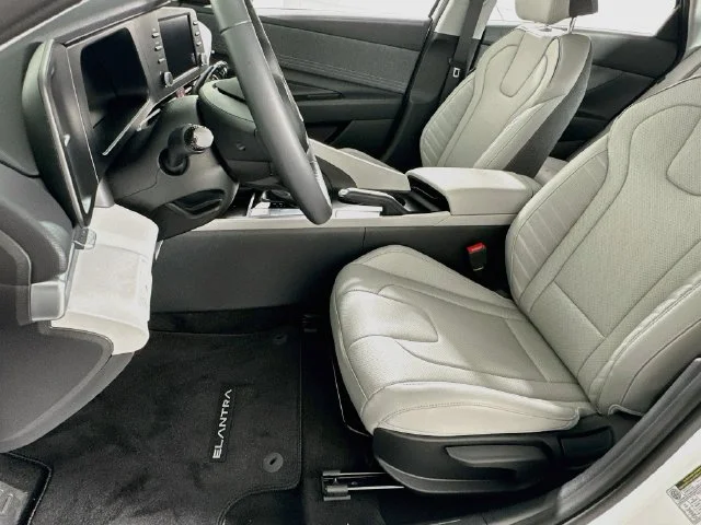 New 2026 White Hyundai SEL Sport image 9