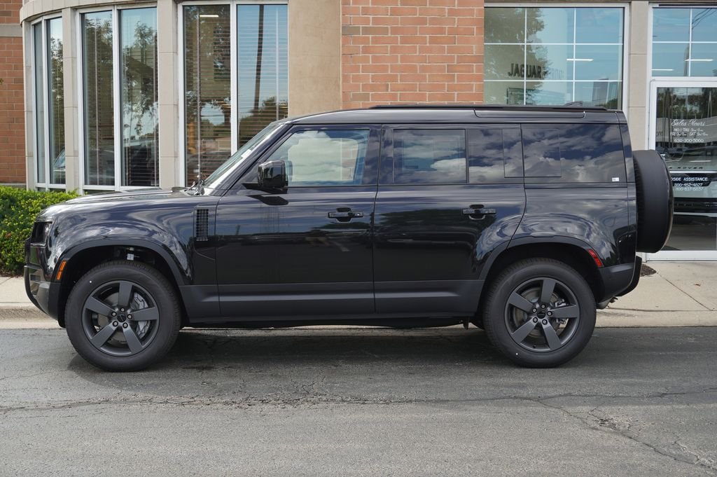 New 2026 Santorini Black Land Rover S image 2