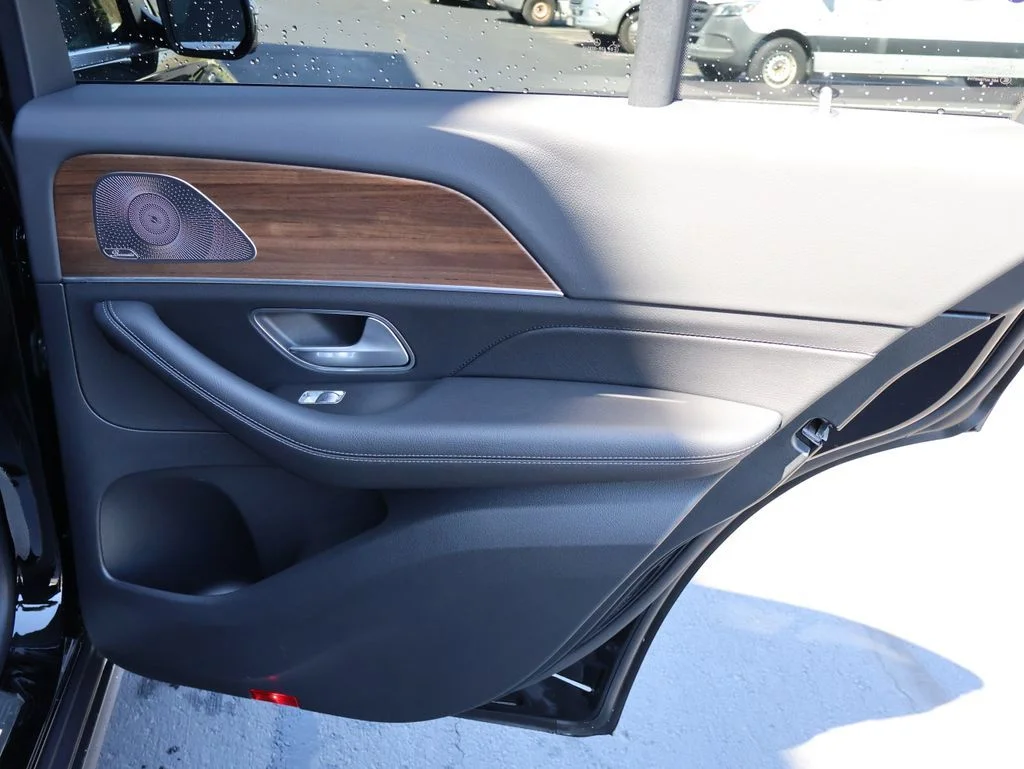 Certified Used 2025 Obsidian Black Metallic Mercedes-Benz GLE 350 image 16
