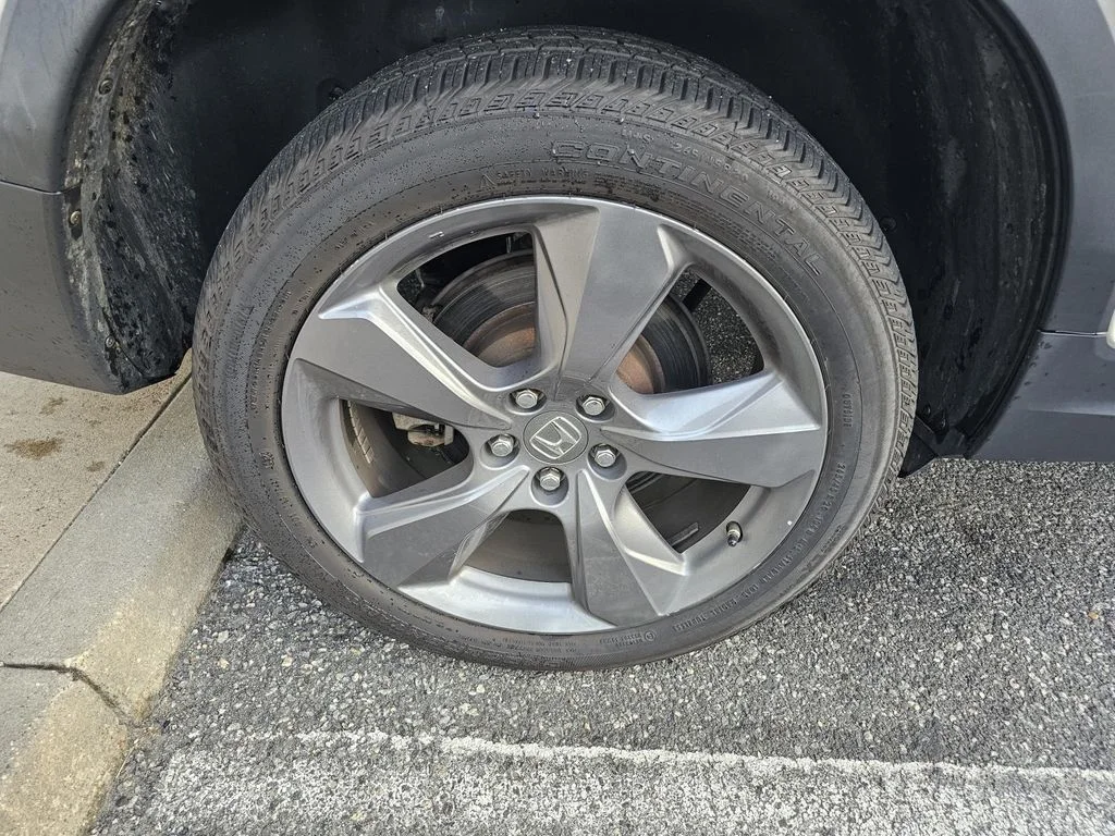 Used 2019 White Honda Touring image 18
